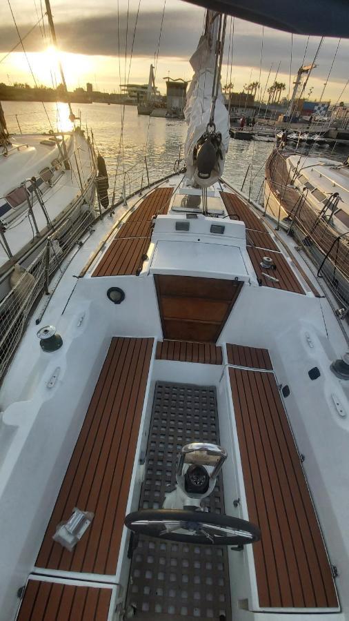 Velero En Puerto De Valencia - E&M Boats Ξενοδοχείο Εξωτερικό φωτογραφία