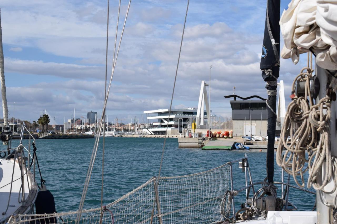 Velero En Puerto De Valencia - E&M Boats Ξενοδοχείο Εξωτερικό φωτογραφία