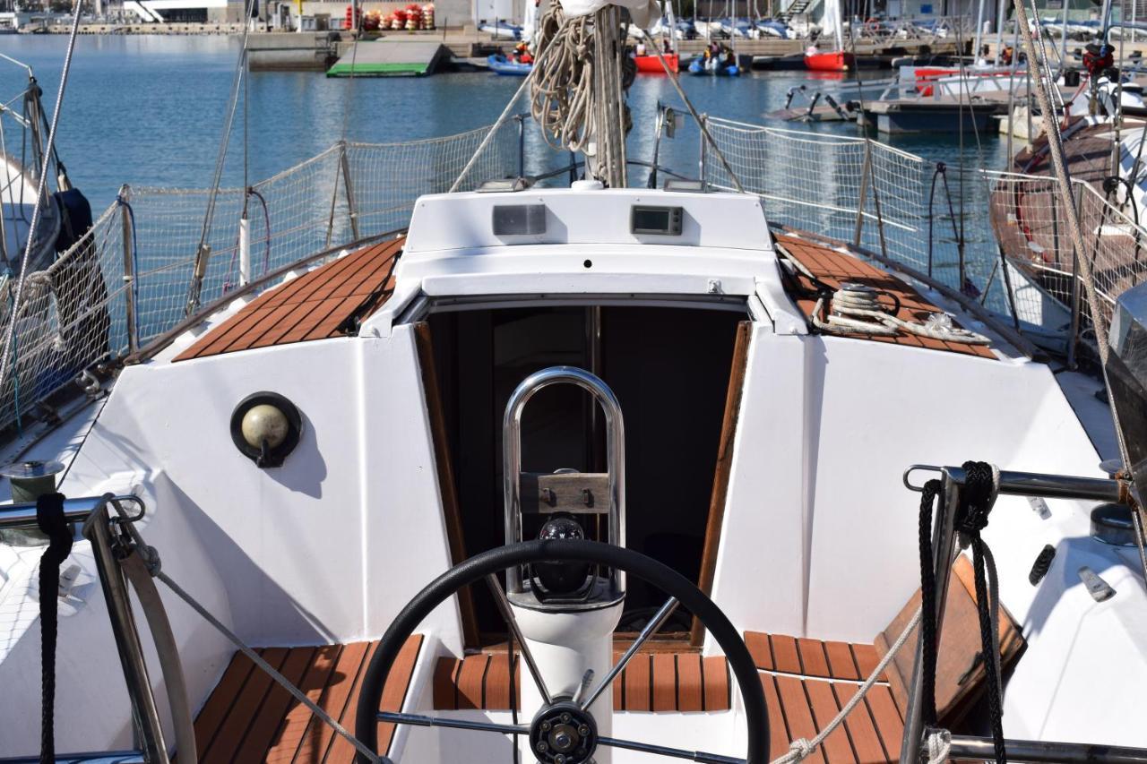 Velero En Puerto De Valencia - E&M Boats Ξενοδοχείο Εξωτερικό φωτογραφία